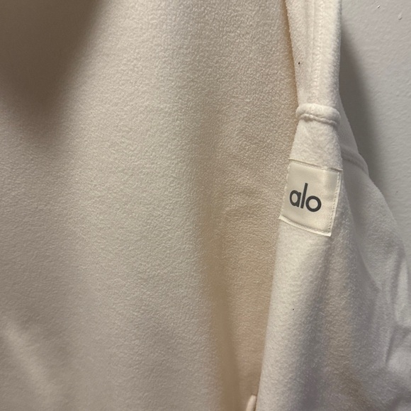 ALO Yoga White Sweater - Picture 4 of 5